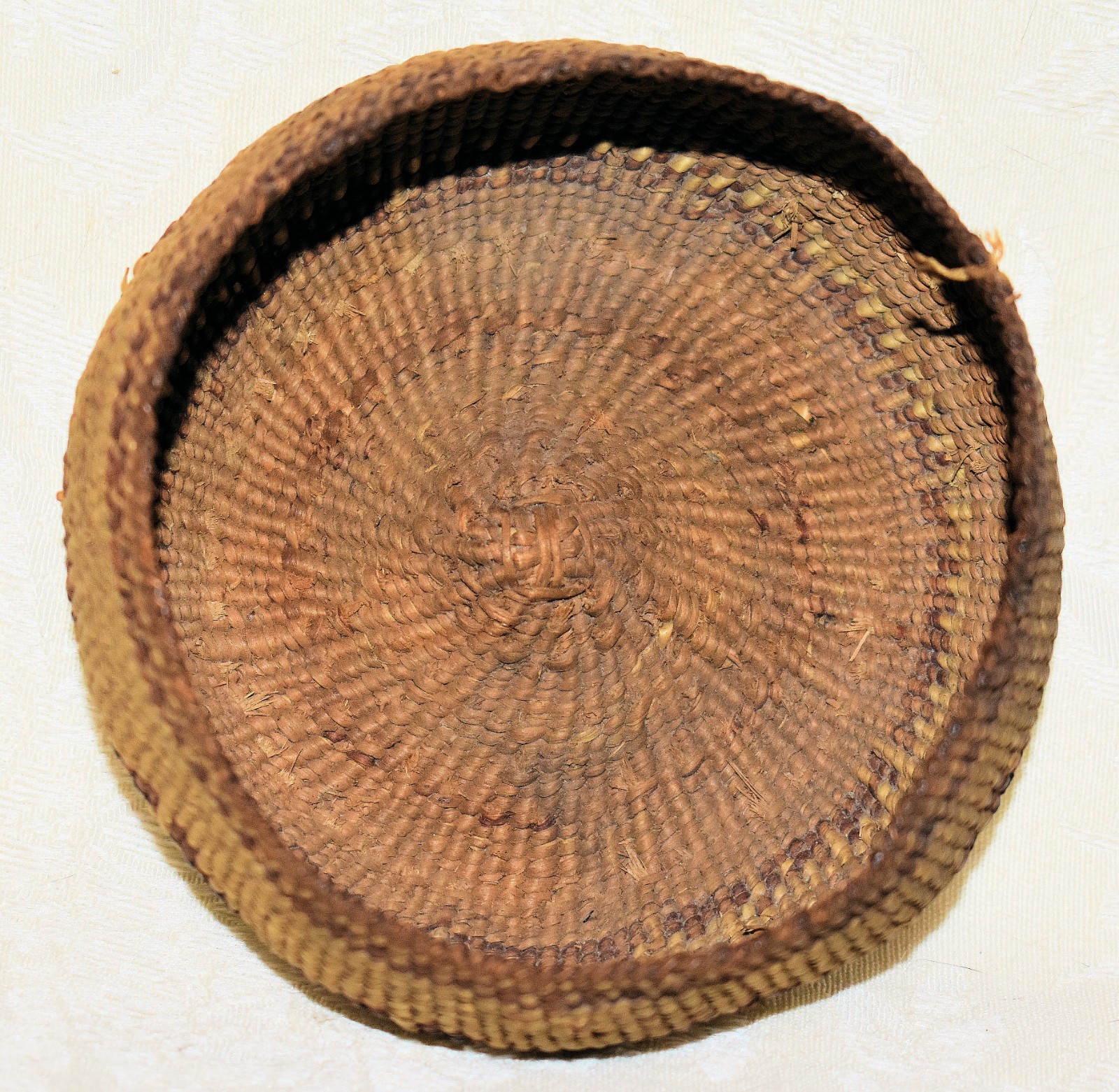 108I LOVELY ca1920'S FINE IMBRECIATED HUPA WOVEN BASKET 4.5 X 2.5" N. CALIFORNIA