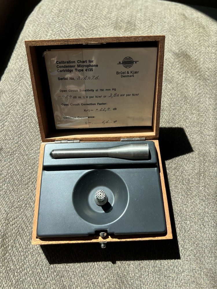 Bruel & Kjaer (B&K) Instruments Type 4135 Microphone w/ Case Papers UNTESTED