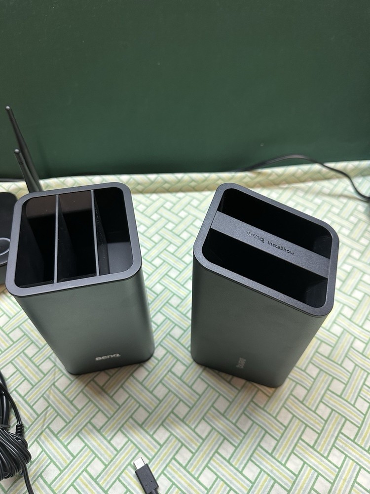 BenQ InstaShow Wireless Presentation System Bundle (Mixed Lot)