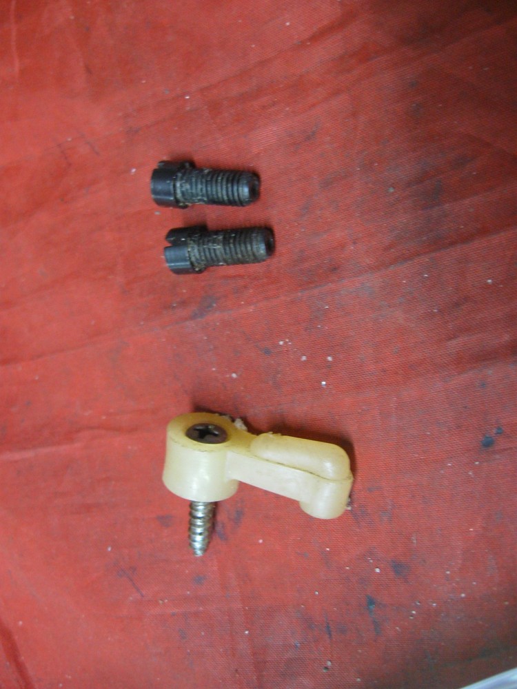 Dressmaker 290F Sewing Machine Parts GRUBS SET SCREWS HOLD DOWN CLAMP Vintage
