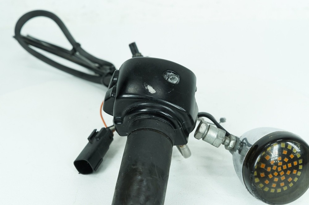 09 Harley Dyna Super Glide Custom OEM Right Engine Start Kill Switches Controls