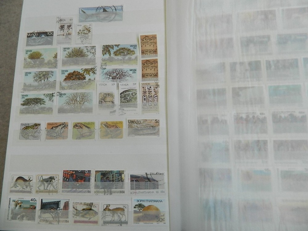 BRITISH COMMONWEALTH STAMPS COLLECTION IN STOCKBOOK