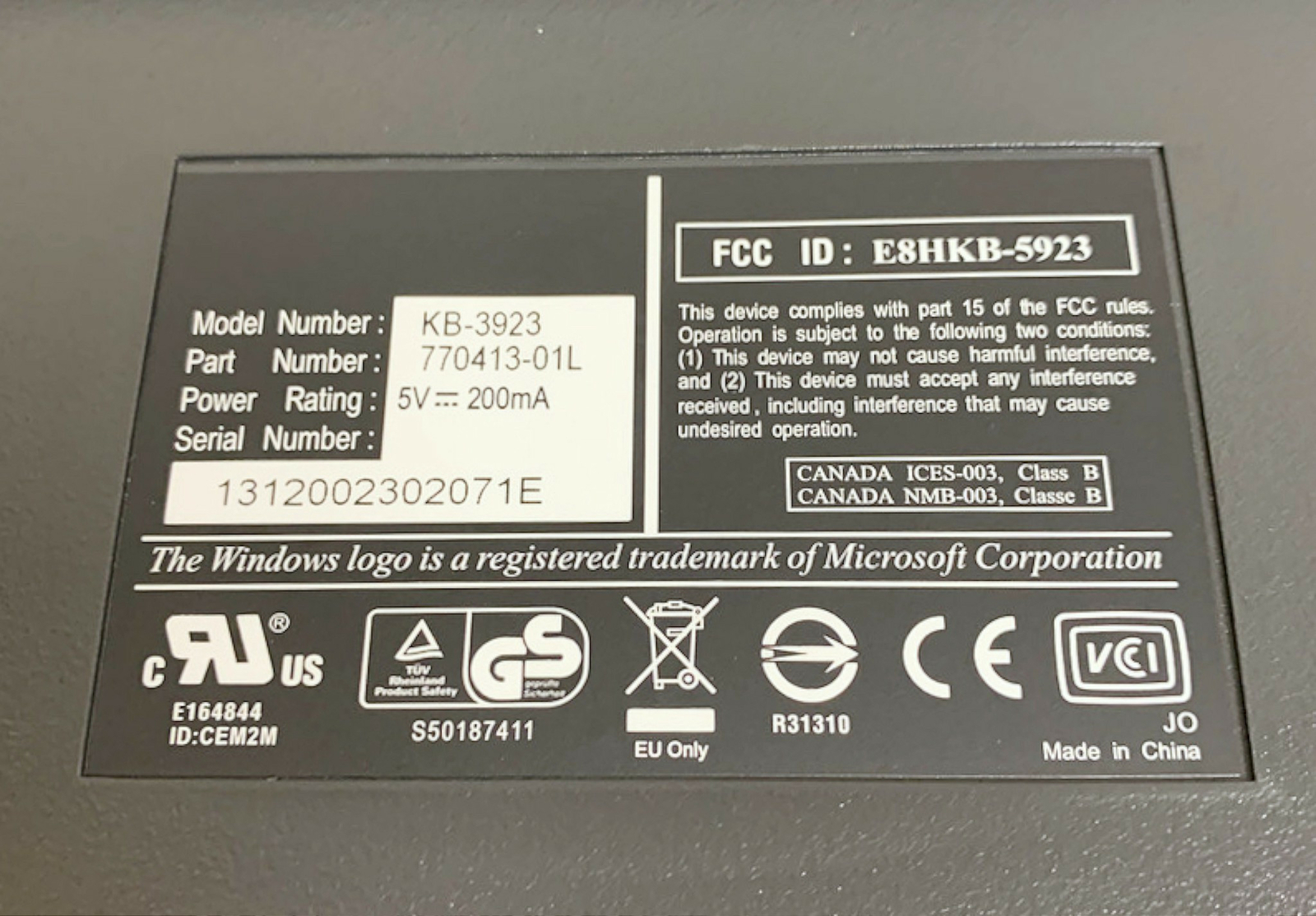 NEW OEM Wyse Dell Keyboard KB-3923 Black 104 Key Pad PS/2 6-pin Plug 770413-01L