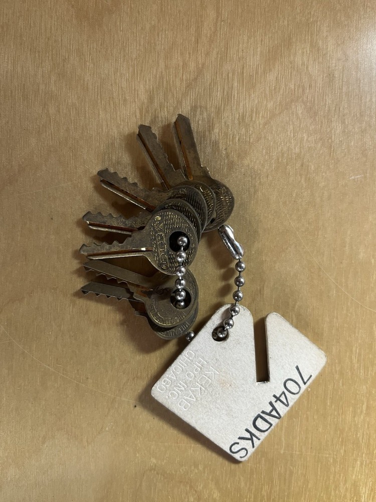Space And Depth Keys Master Small Pin 1092b