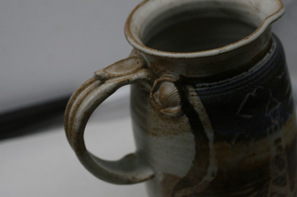 Hand Thrown Pitcher Signed Stokes LIGHTHOUSE Seashells Ice Lip M6