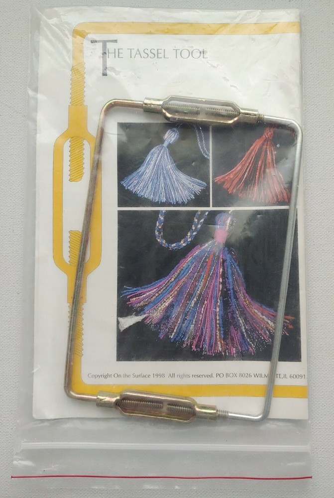 Tatool Tassel Loom Tool Standard On The Surface