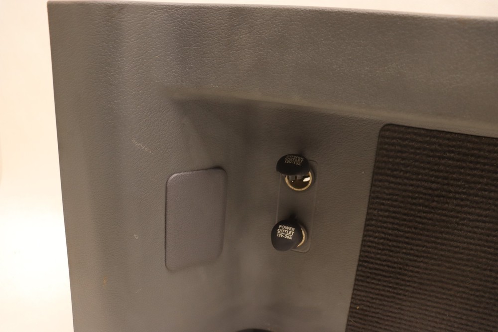 2008-2017 FREIGHTLINER CASCADIA 125 SLEEPER PARTITION LOWER BUNK PANEL OEM