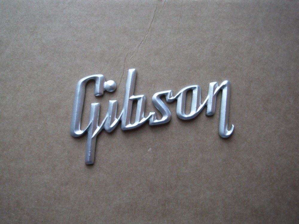 Flat Silver Large Gibson Amp Logo ( large )