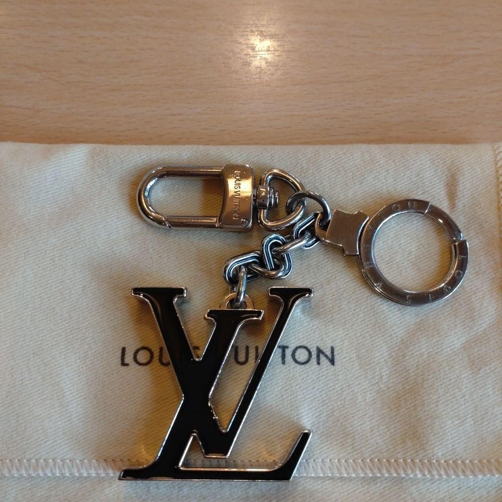 LOUIS VUITTON Key Ring
