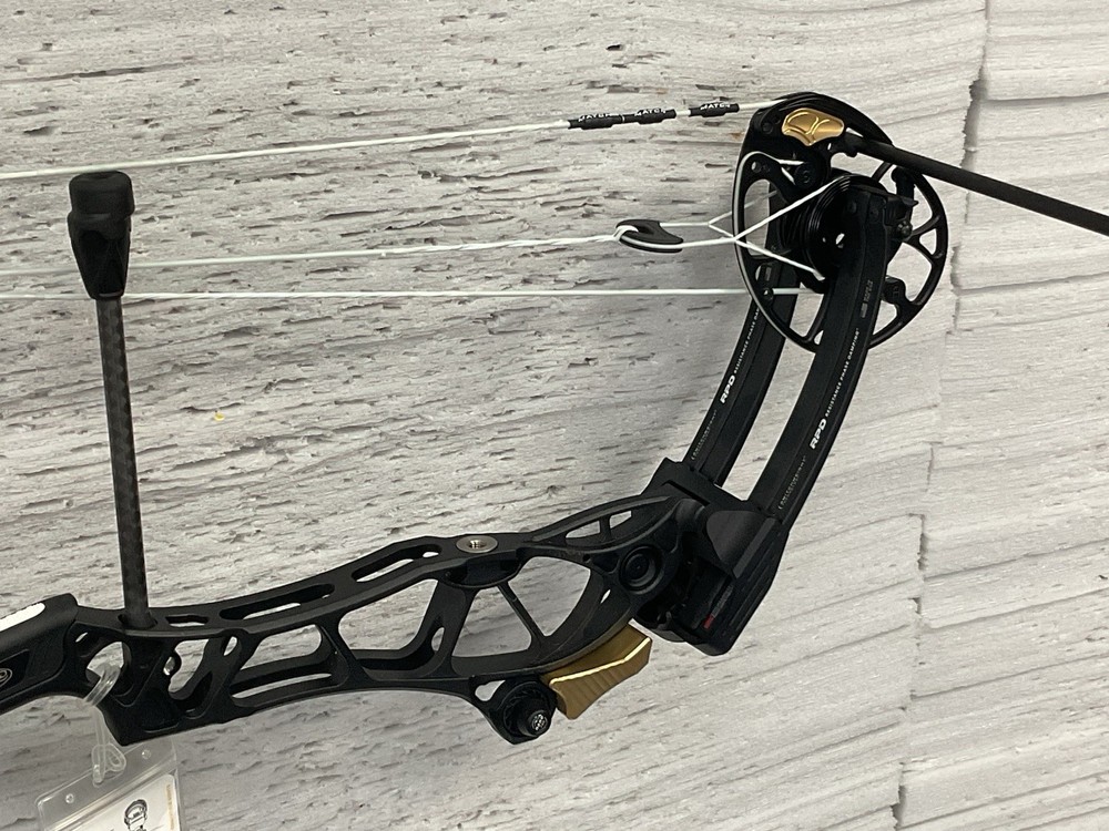 Mathews Title 40, RH In Black