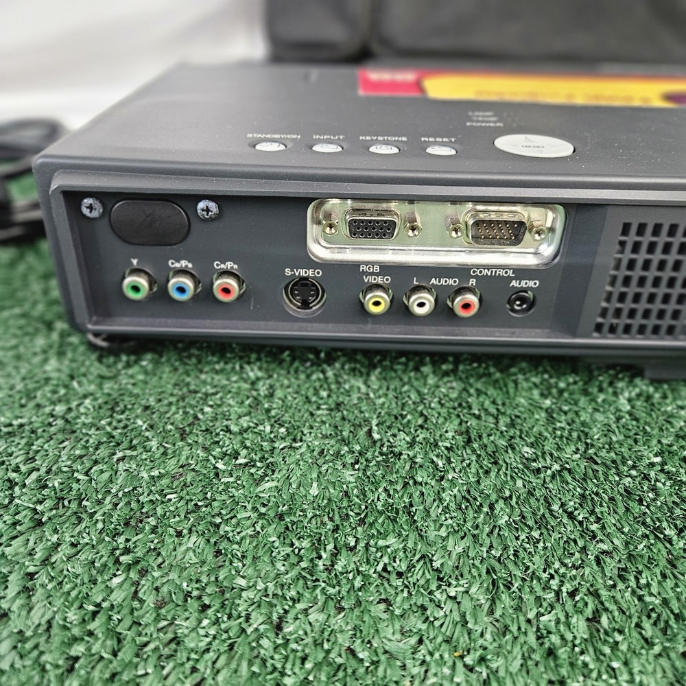 ViewSonic PJ500 2 Panel LCD Digital Multimedia Projector VPROJ23544-2W With Case