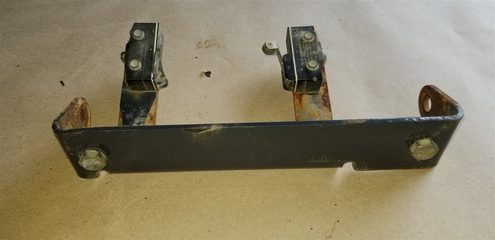 Bobcat T300 steering damper bracket 6706106