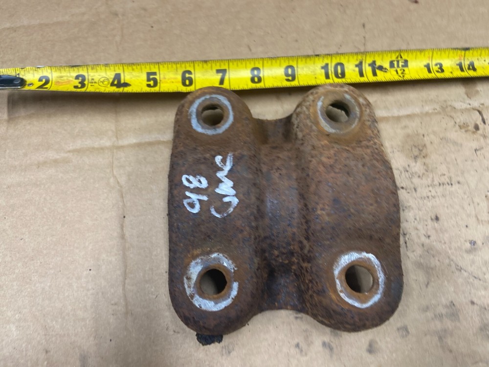 1996-1999 GMC EX.CAB REAR LEAF SPRING SADDLE