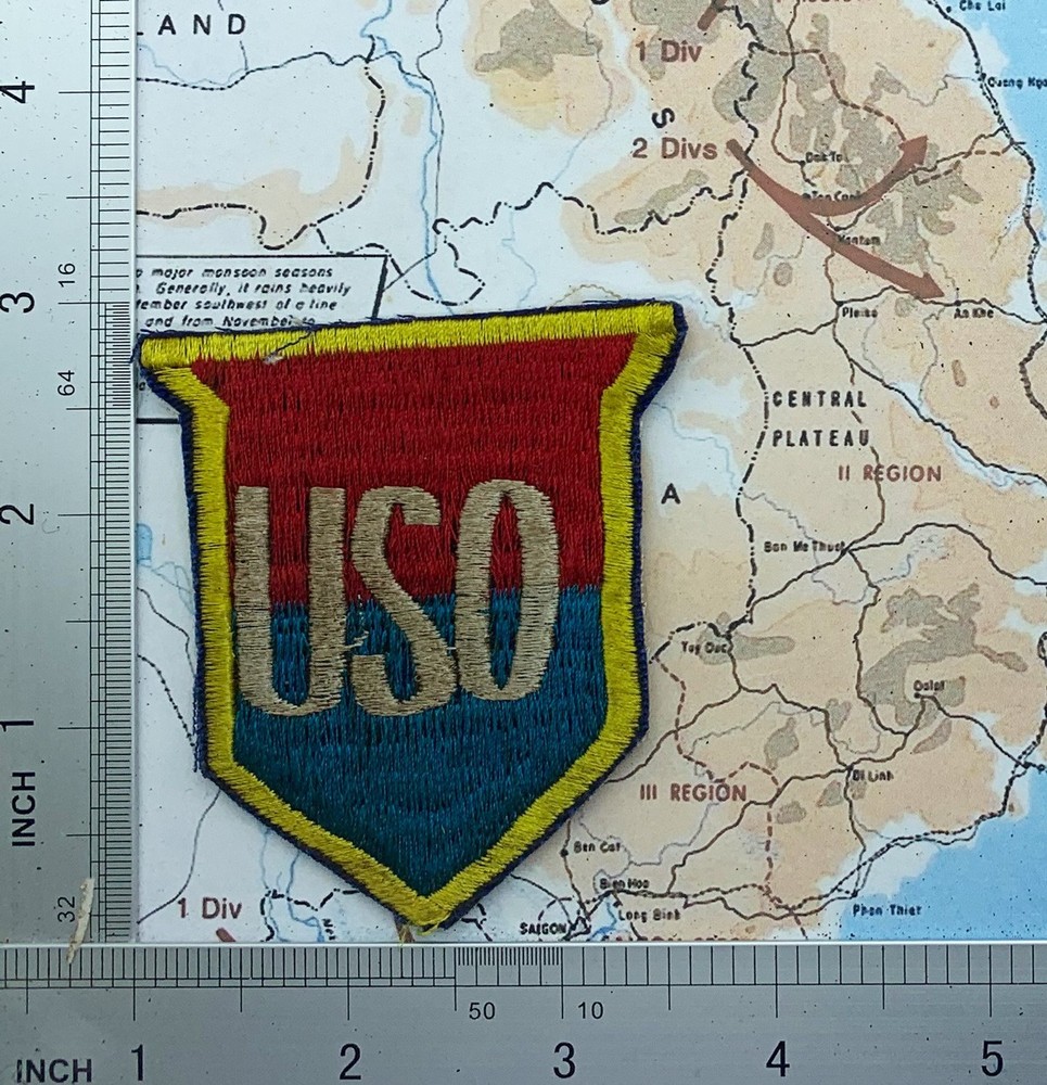 Patch , USO United Service Organization shoulder patch , t9-649