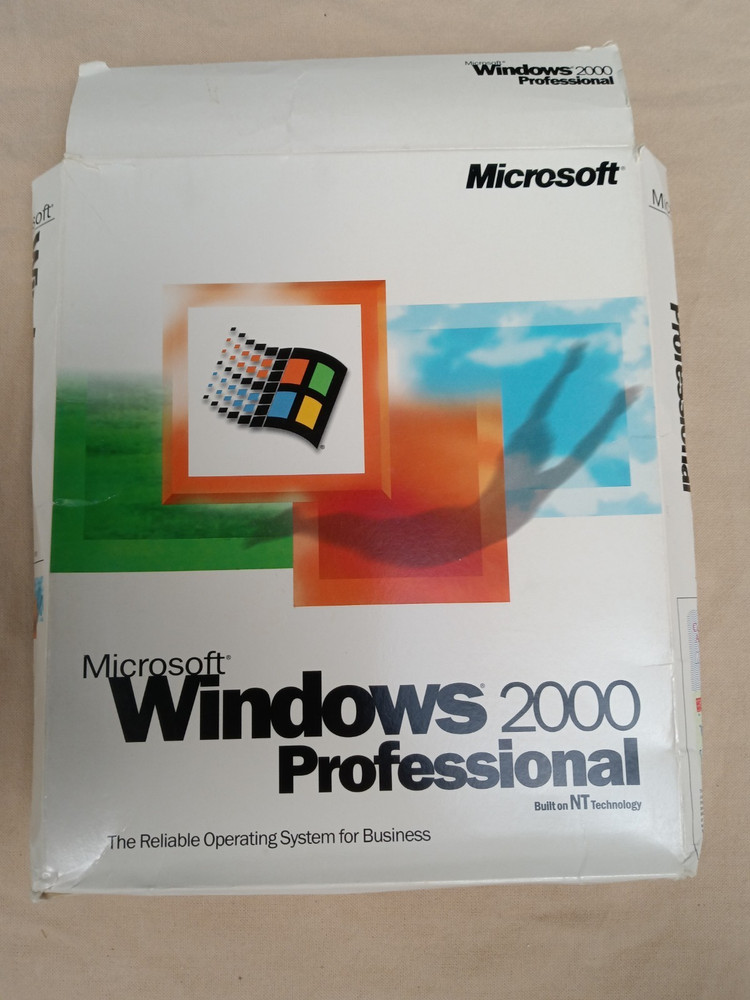 Microsoft Windows 2000 Professional Retail CD Operating System Box w/ Guide
