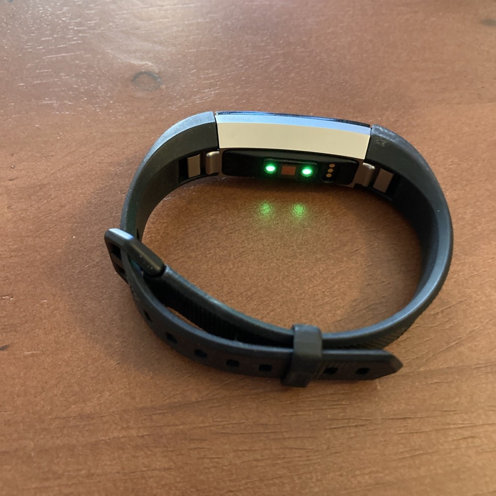 Fitbit Alta HR Activity Tracker FB408 Black No Charger Tested Working