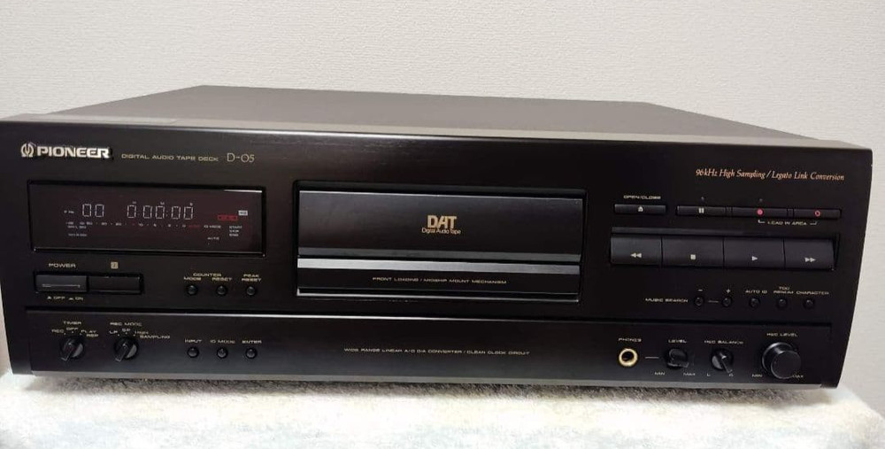 Pioneer D-05 DAT 96kHz Sampling Serviced Play Tested Legato Link Fully Works