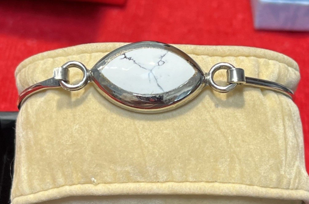 Taxco Mexico Alpaca Silver Howlite Stone Bangle Bracelet