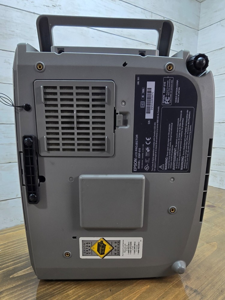 EPSON PowerLite 810p EMP-810 LCD Projector - Works