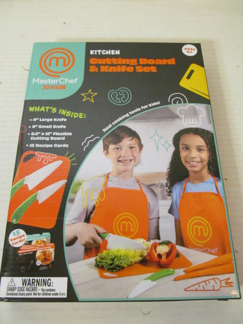 MasterChef Junior Kitchen Cutting Board & Knife Set for Ages 6+