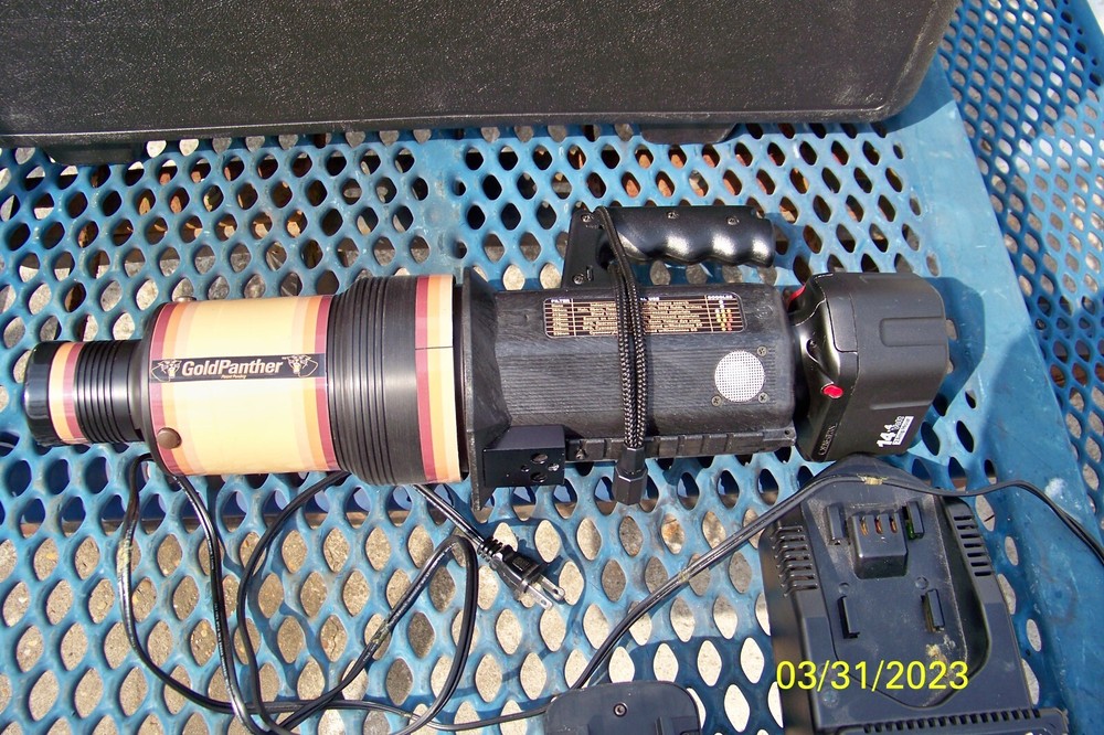 Sirchie GoldPanther FAL200 Forensic Light Source - Portable CSI Light