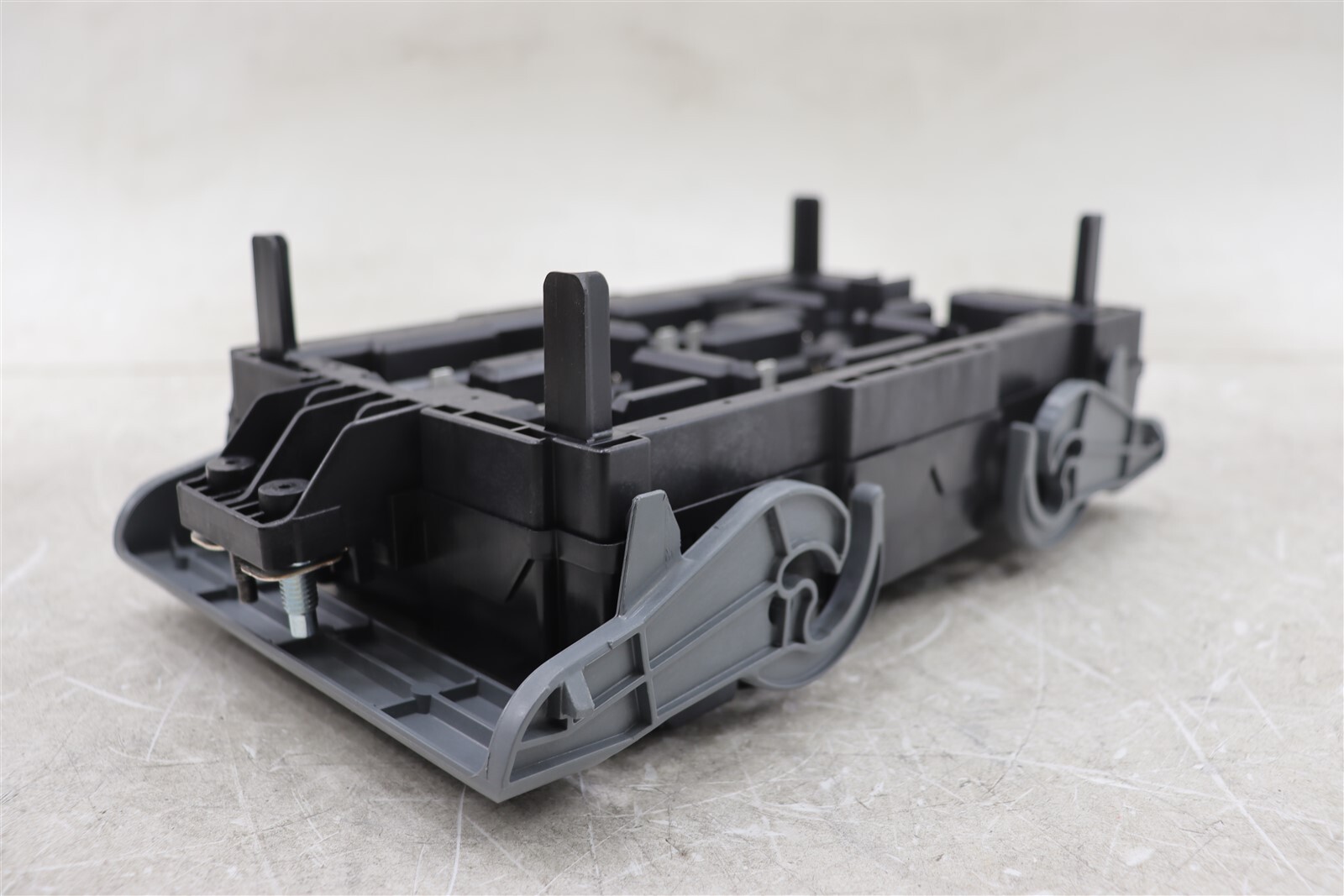 NEW GM Engine Wiring Harness Junction Block 19210437 Suburban Tahoe Yukon 2007