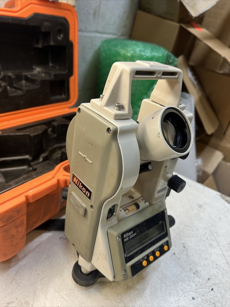NIKON MODEL NE-20H DIGITAL THEODOLITE