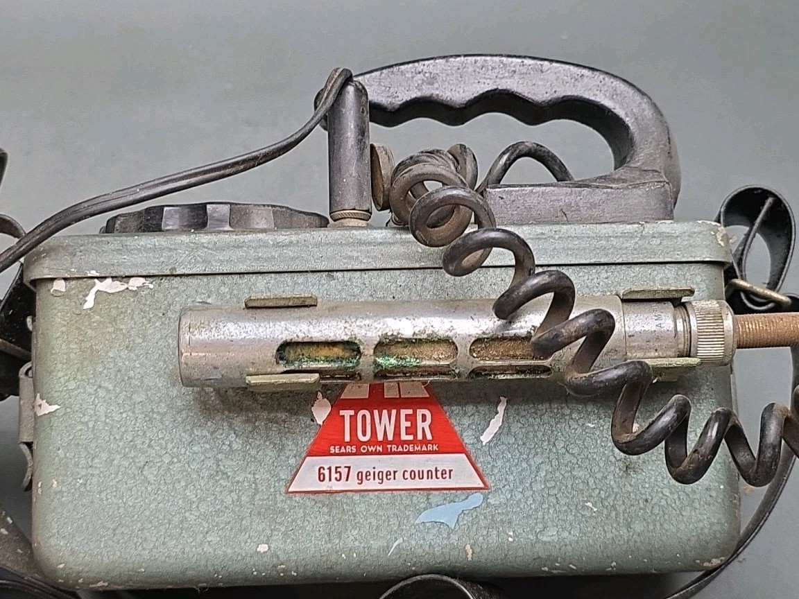 ♻ Vintage Sears Tower 6157 Geiger Counter Radiation Detector ♻ Untested