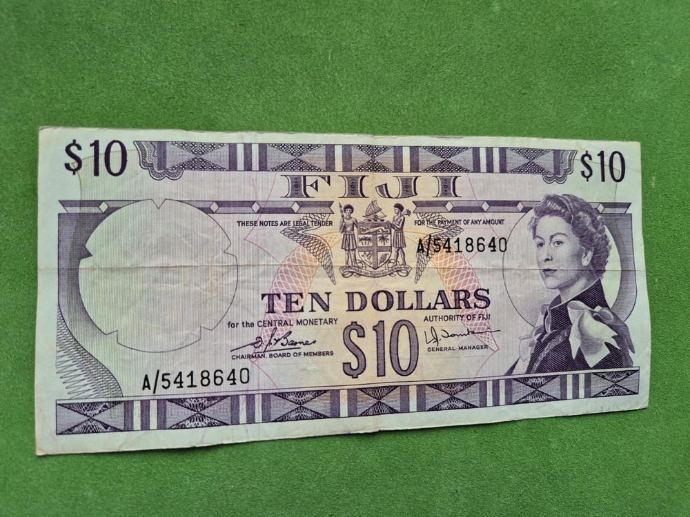 Fiji 10 dollars 1974 banknote
