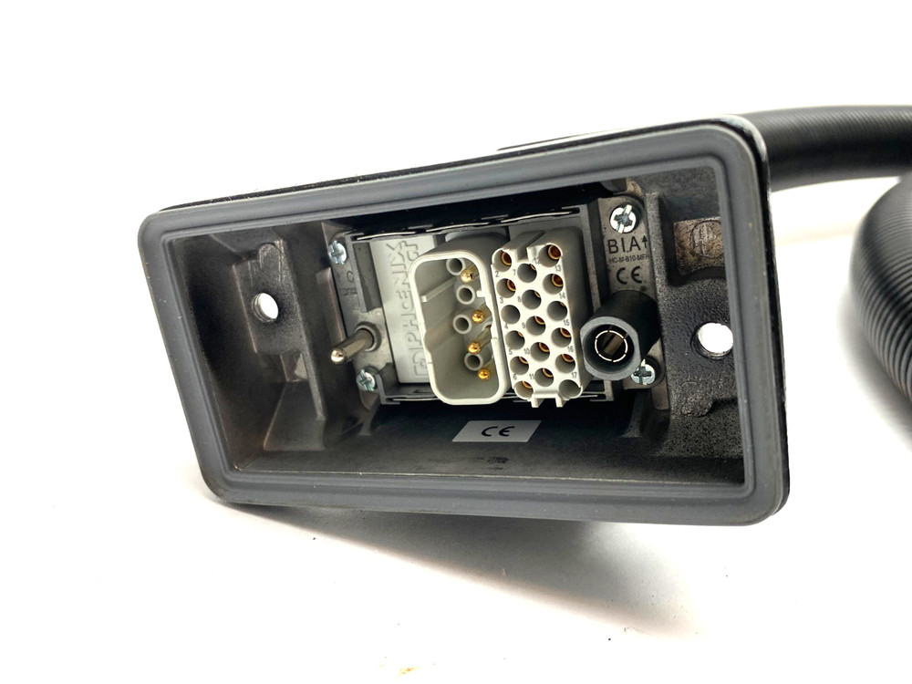 AE003-0202-8M Robot Cable Assembly