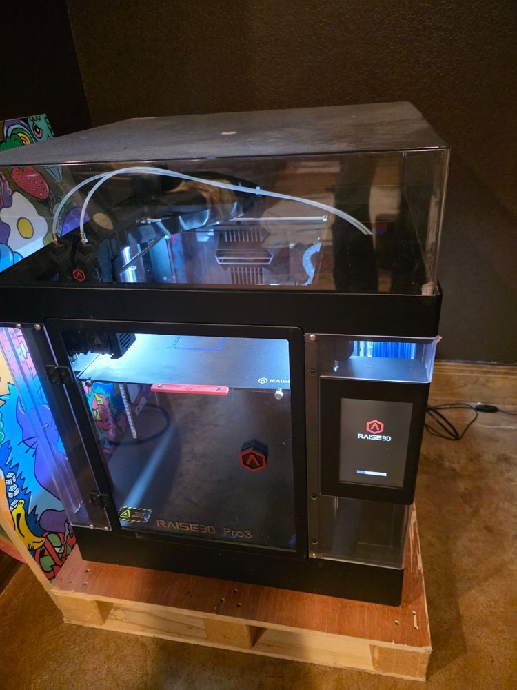 Raise3D Pro3 - 3D Printer w/ Accessories Low hours great condition