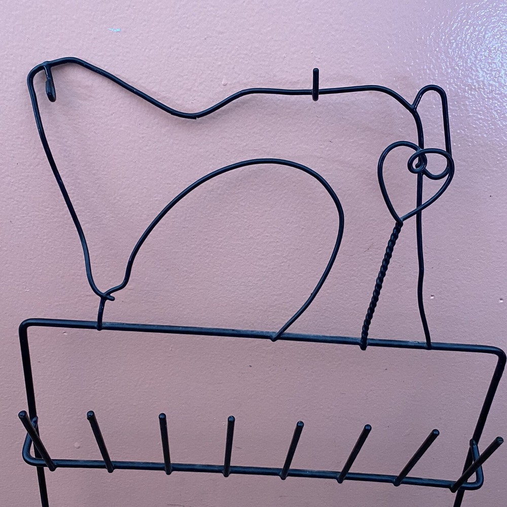 Black Wire Sewing Machine Shaped Rack - Spool Holder Holds 24 Spools