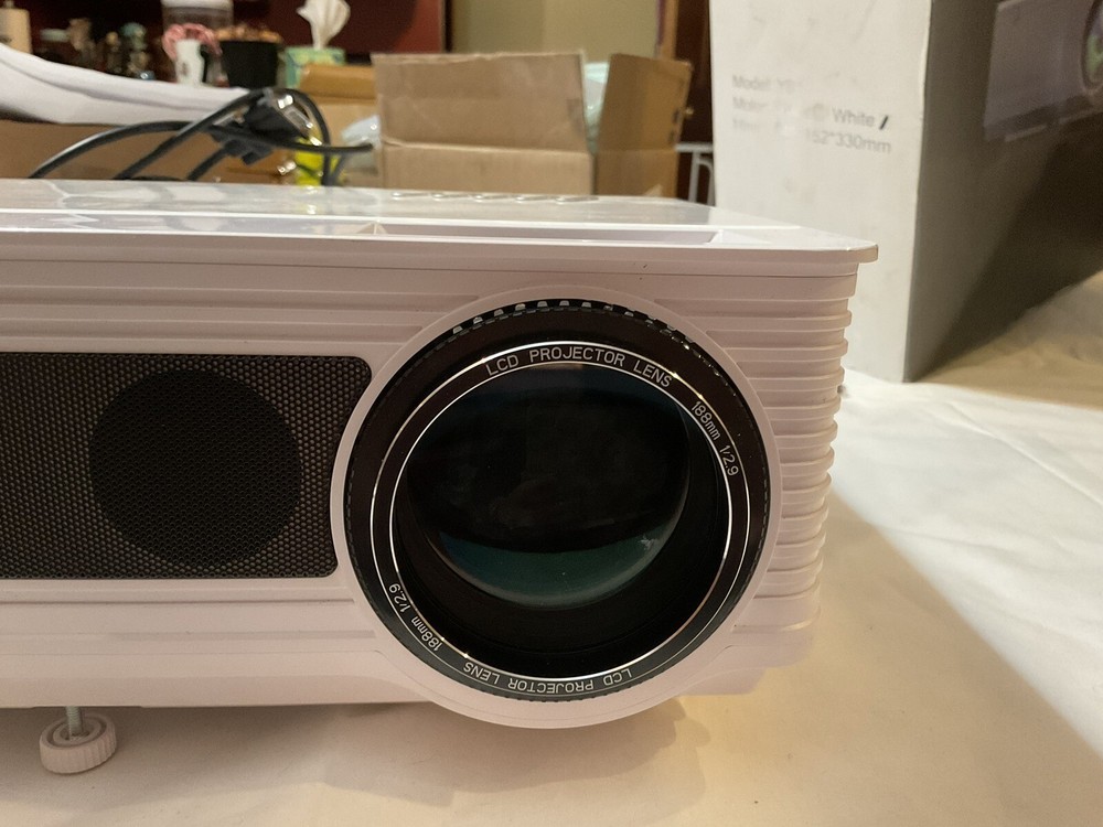 Yaber Home Cinema Projector Excellent Condition Missing Remote