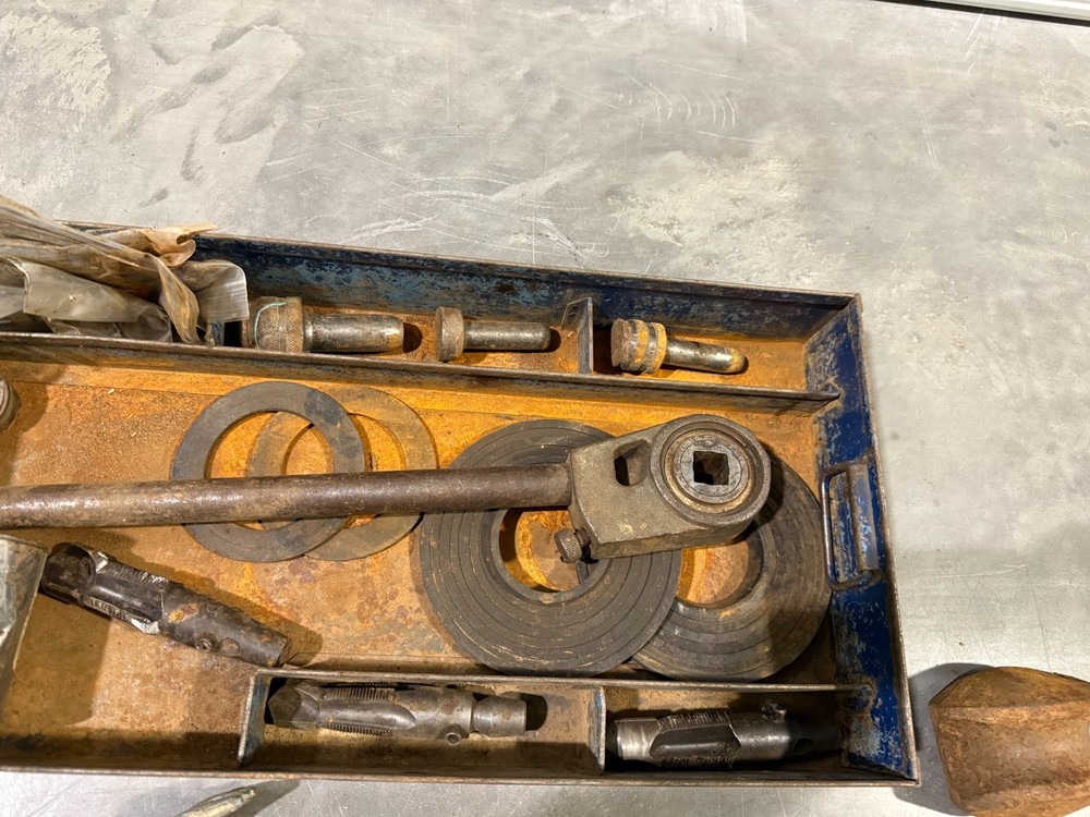 Mueller B-100 Drilling Main Water Line Tapping Pipe Tapper