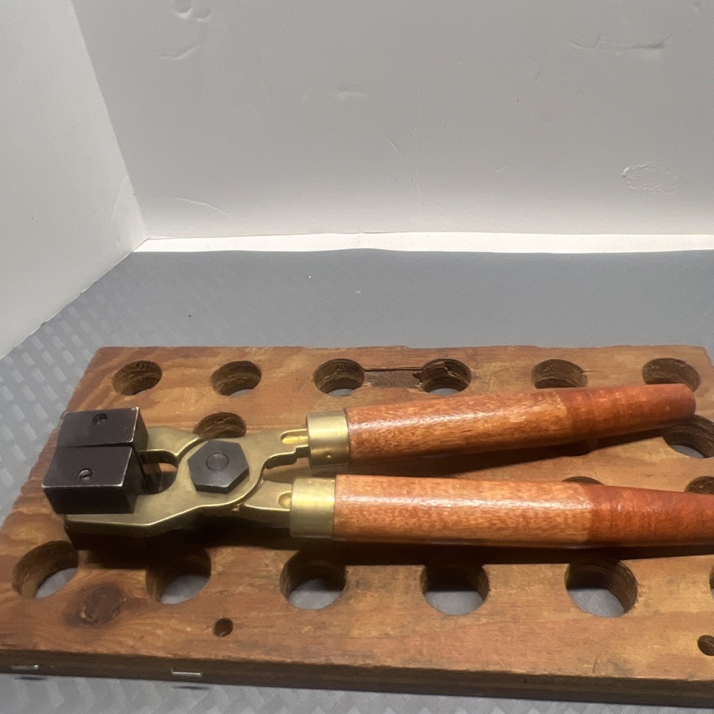 LYMAN , 50 CALIBER BULLET MOLD (.495" Dianeter) & HANDLES