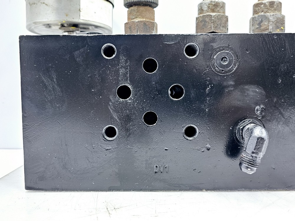 VARCO PIPE HANDLER PH-85, MANIFOLD 119736-2