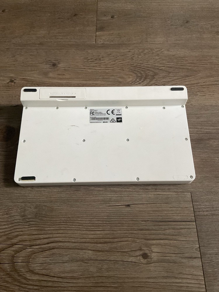 IK Multimedia UNO Drum Machine Programmable Battery Powered 16 Pads Effects