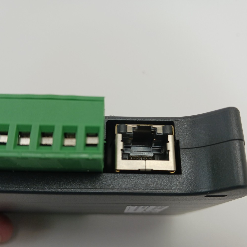 Modbus TCP with 8 Digital inputs and 8 PNP Digital Outputs DAT8188