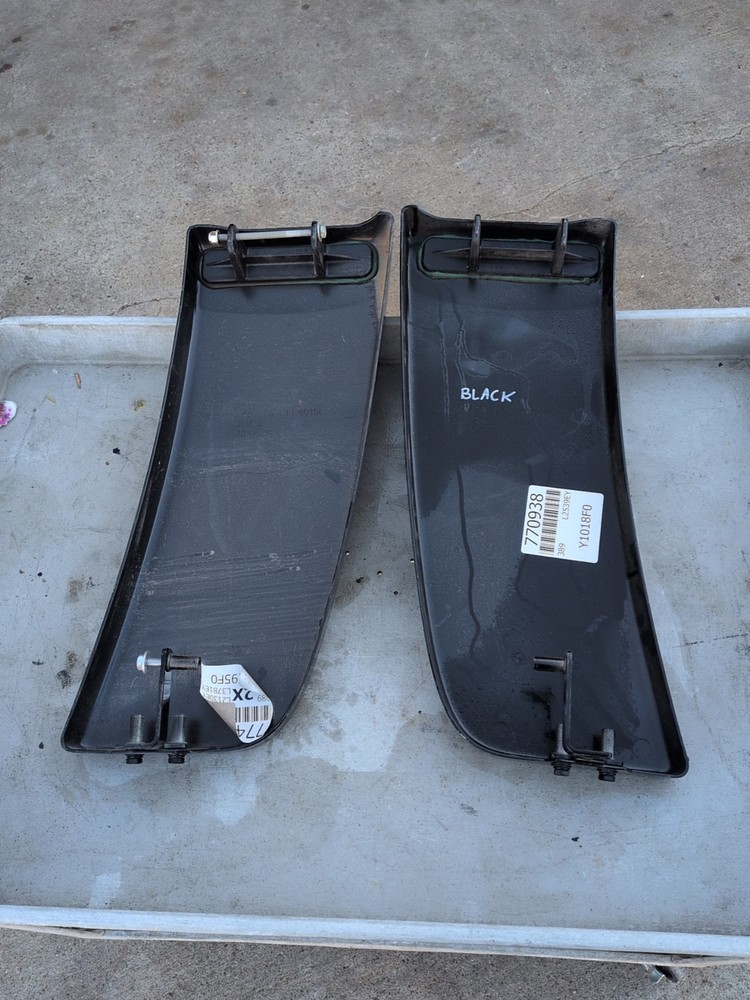 Peterbilt 389 Black Cowl Pair