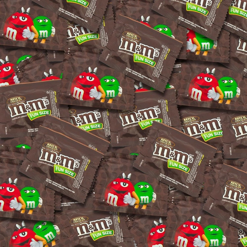 M&M's Milk Chocolate Fun Size Packets Individually Wrapped Bulk Candy (2 Pounds)