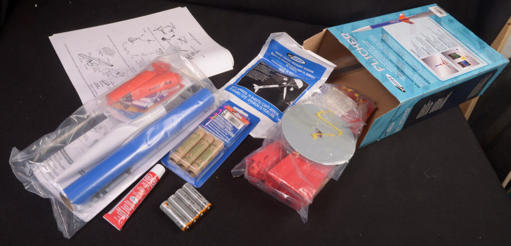 Estes 1437 Flicker 21" Flying Model Rocket Kit w/ Launch Set New Open Box