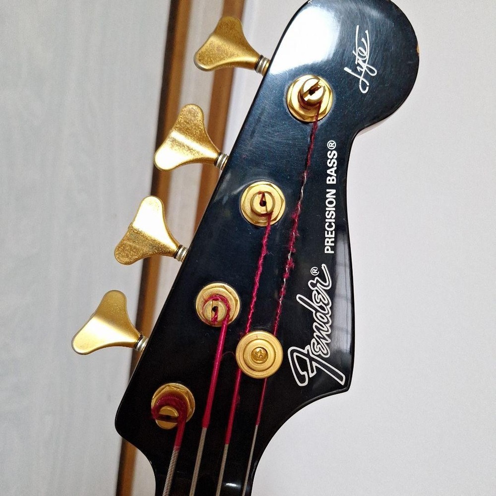 Fender Japan Precision Base