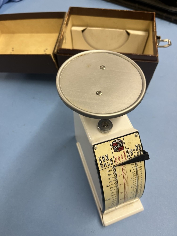 Vintage Hanson scale with case Model 1475