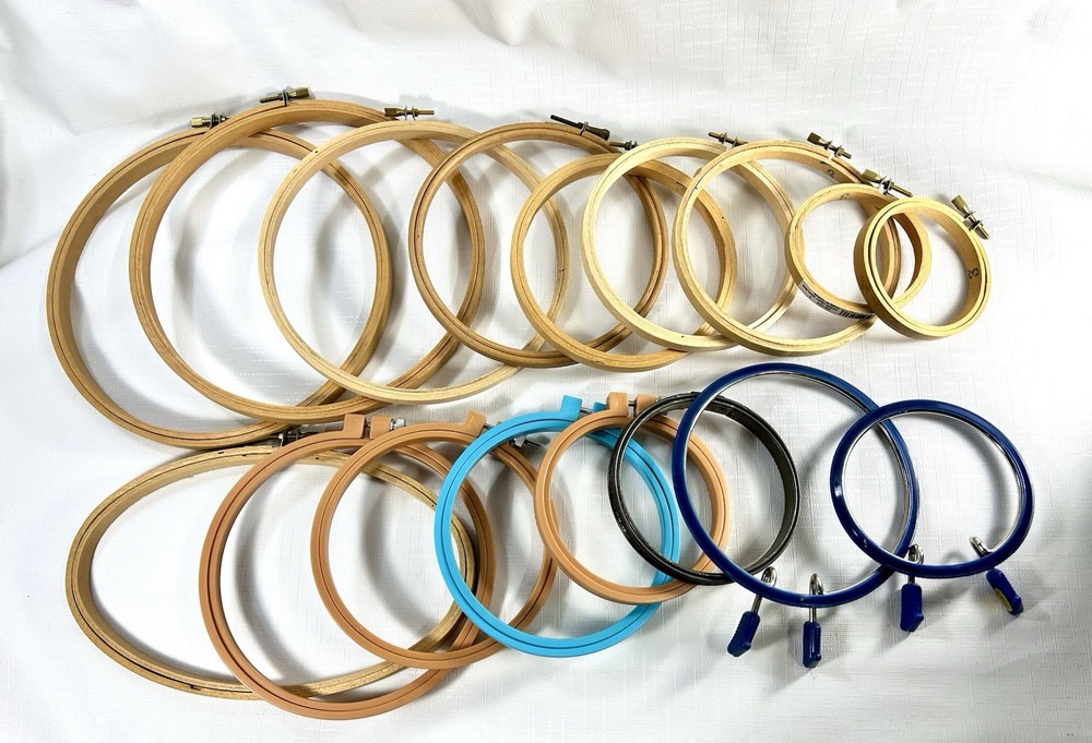 17 Pre-owned Embroidery Hoops Various Sizes