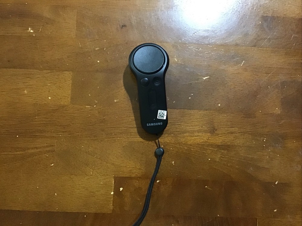 Samsung  ET-YO324BBEGUS Gear VR Controller - Black