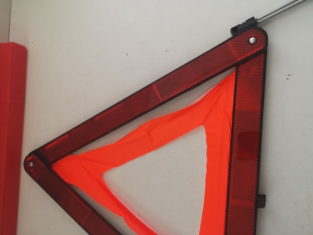 Travel Spot Emergency Hazard Warning Triangle