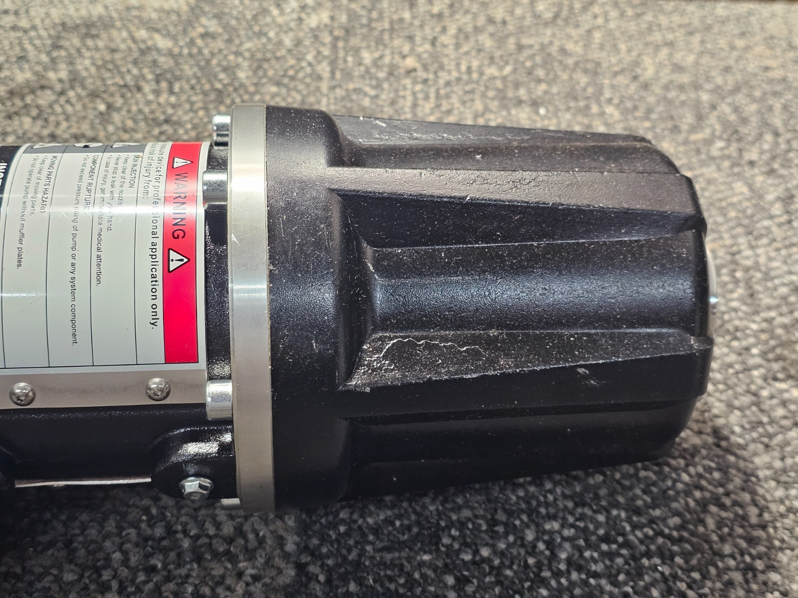 Roughneck Heavy-Duty Air-Operated Oil Pump, 10.6 GPM, 5:1 Pressure Ratio