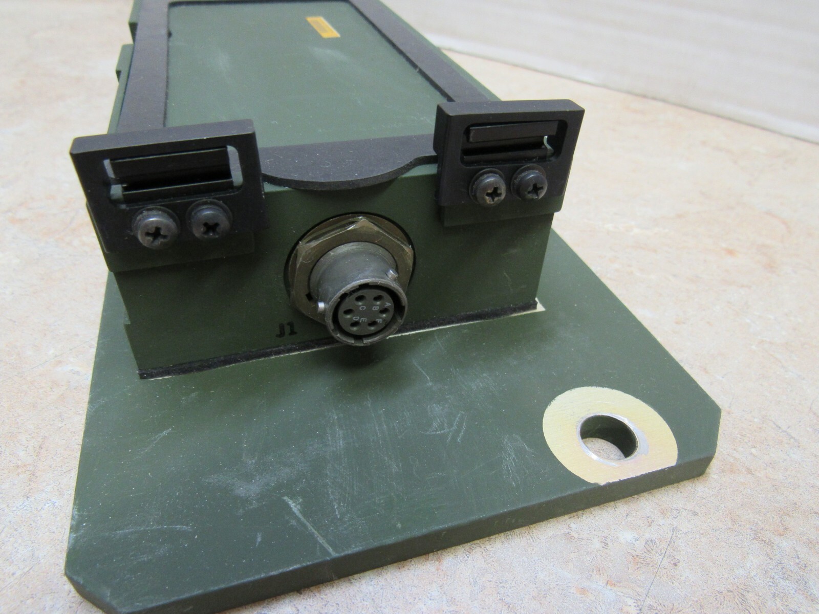 RT-1439 VRC Sincgars Military Radio Battery Tray CY-8664 AN/ VRC 87/88C NOS 1993