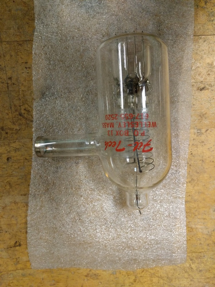 Ionization Gauge Controller Ulvac GI-TL2RY with Ion Gauge, Cables, and CF Adapte