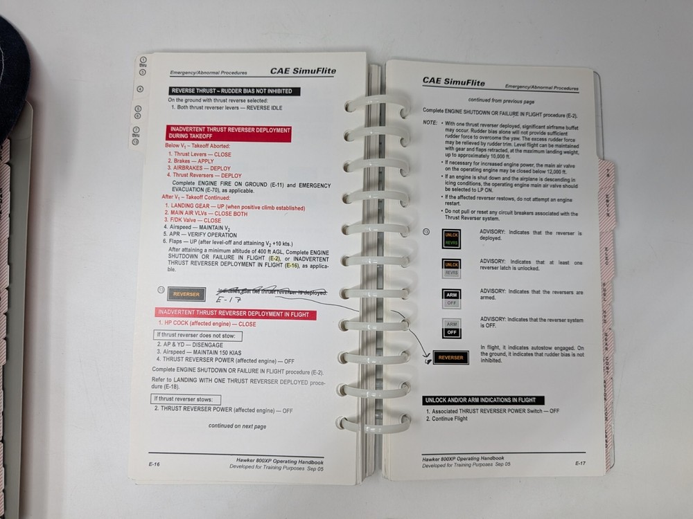 Hawker 800XP Operating Handbook: aviation reference CAE (A)